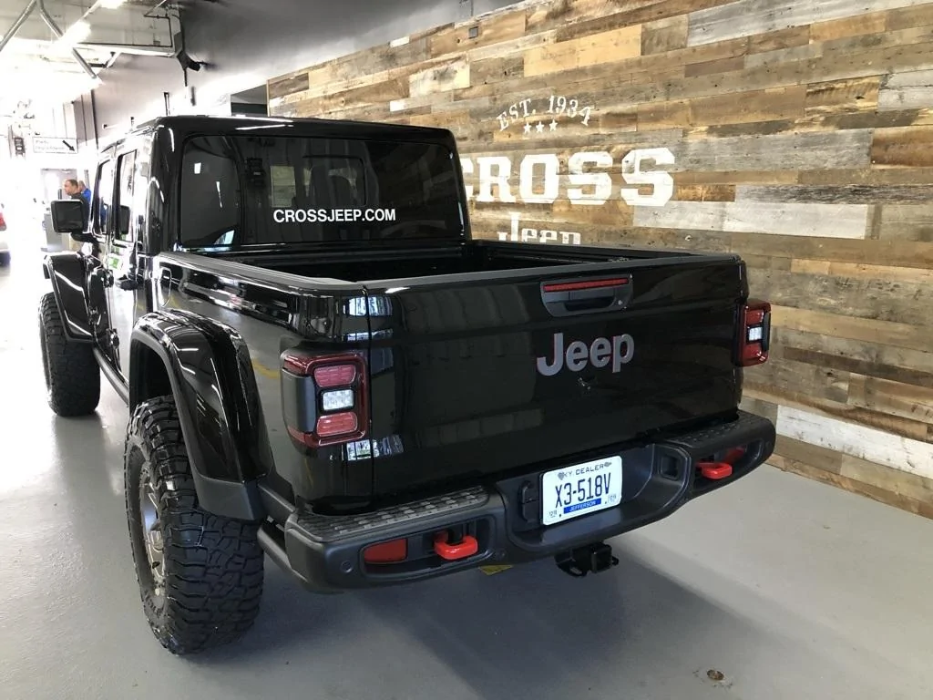 Jeep Gladiator BLACK Gladiator JT Club FFD977D4-D9D8-4167-B74A-80F74FF1FE7C