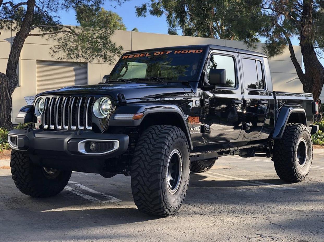 Jeep Gladiator BLACK Gladiator JT Club 2F947C93-8FBD-4DAC-B884-98358A6DDE5E