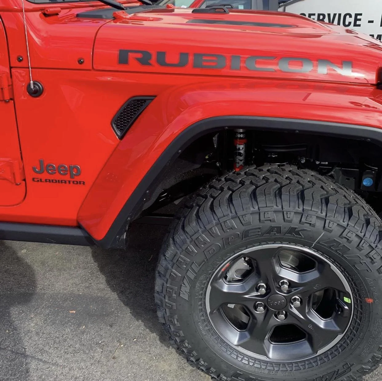 Jeep Gladiator FIRECRACKER RED Gladiator JT Club 57F7A654-28B8-490D-9190-AD3D6B645D11
