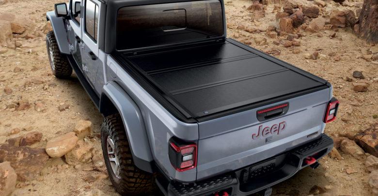 Jeep Gladiator Color Remorse Jeep-Gladiator-Hard-Tonneau-Cover-Mopar-780x405