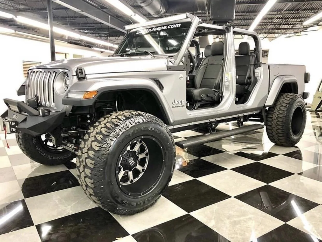 Jeep Gladiator BILLET SILVER Gladiator JT Club 10BF855A-6760-4320-81BC-764ACC16D5DF