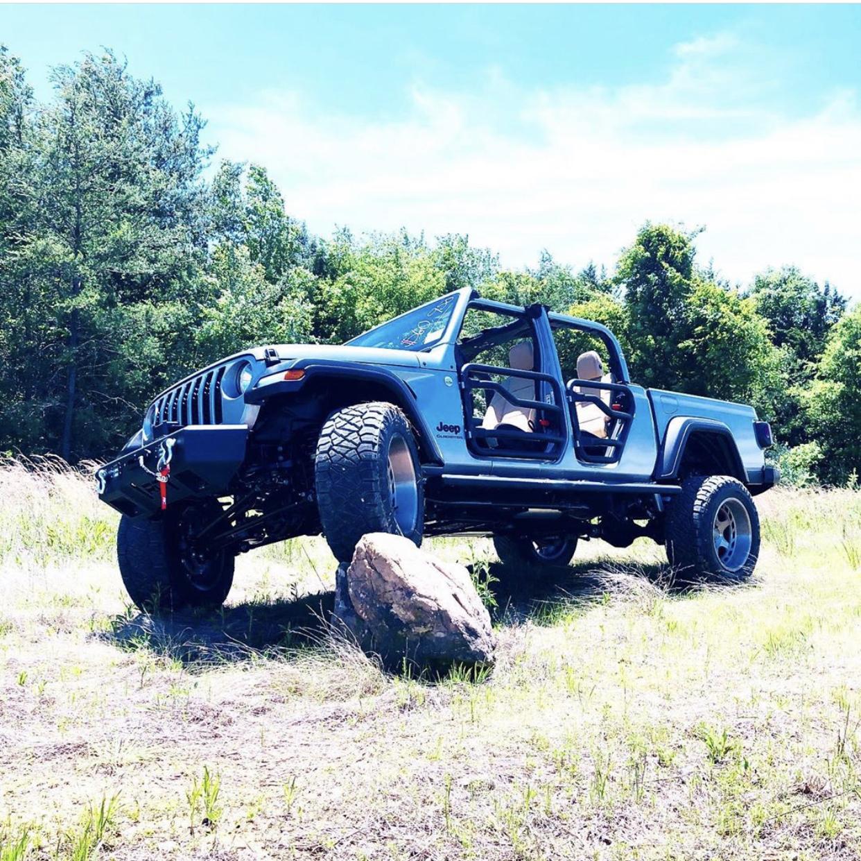 Jeep Gladiator BILLET SILVER Gladiator JT Club 0E92AD51-6505-481F-AABD-A91F7913D8DA