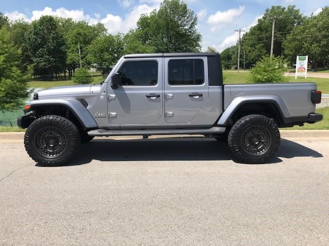 Lifted Gladiator.jpg