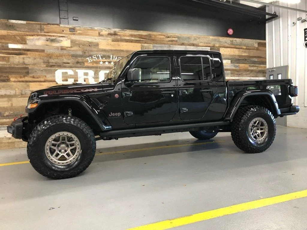 Jeep Gladiator Gladiators on Mopar 2" Lift Kit 3809e9d7117048138ff7c9436f3df765