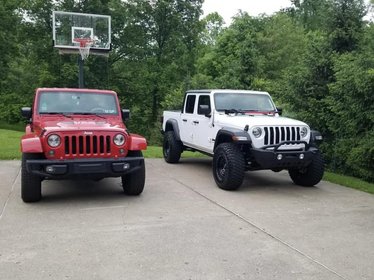 Jeep Gladiator BRIGHT WHITE Gladiator JT Club A4C722B8-F03D-4F6A-916D-7F45D0E3C6AD