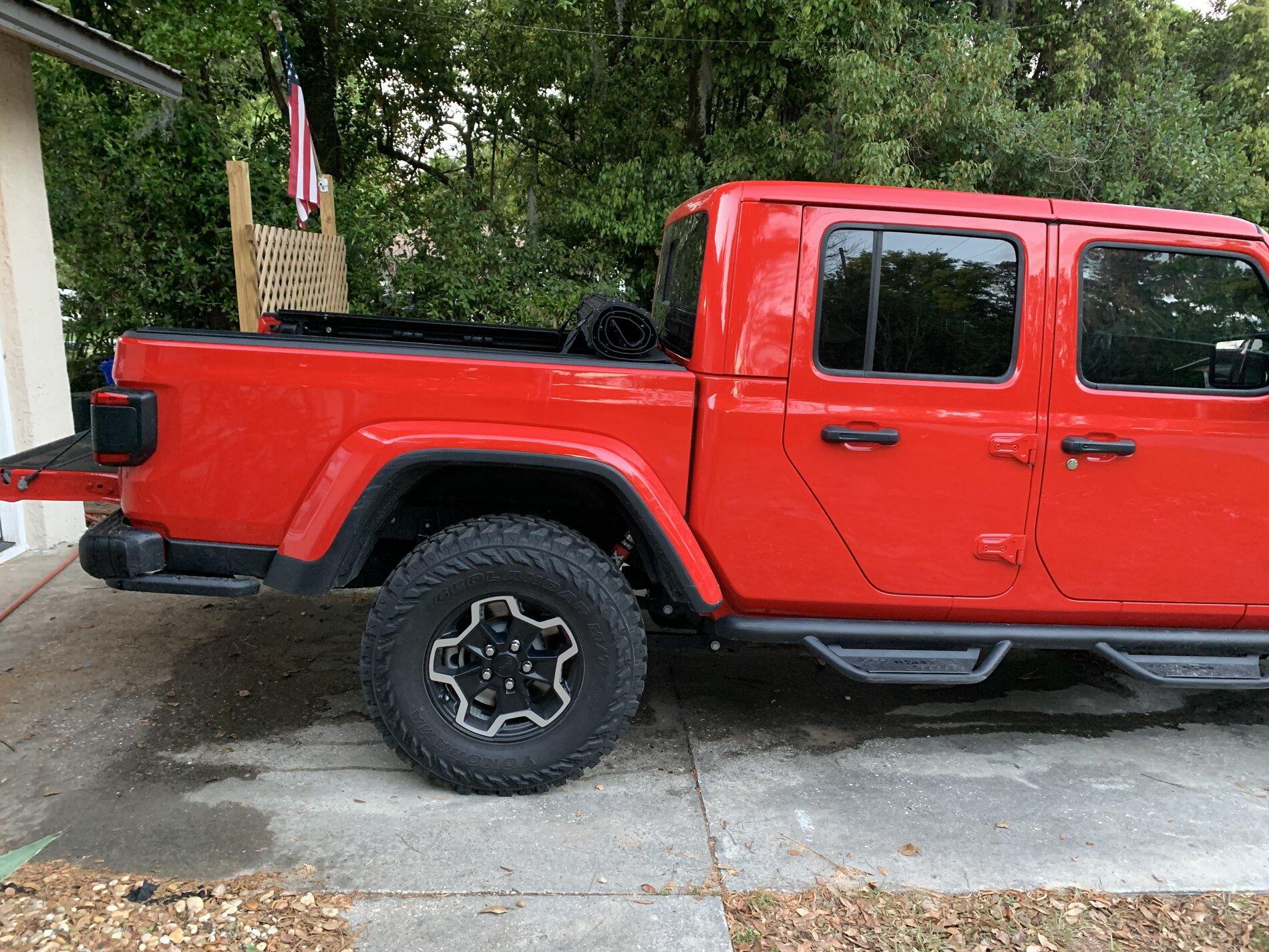 Jeep Gladiator Which bed cover do you guys recommend? A25E45C0-CBC3-4601-B86A-DAC3768515DD