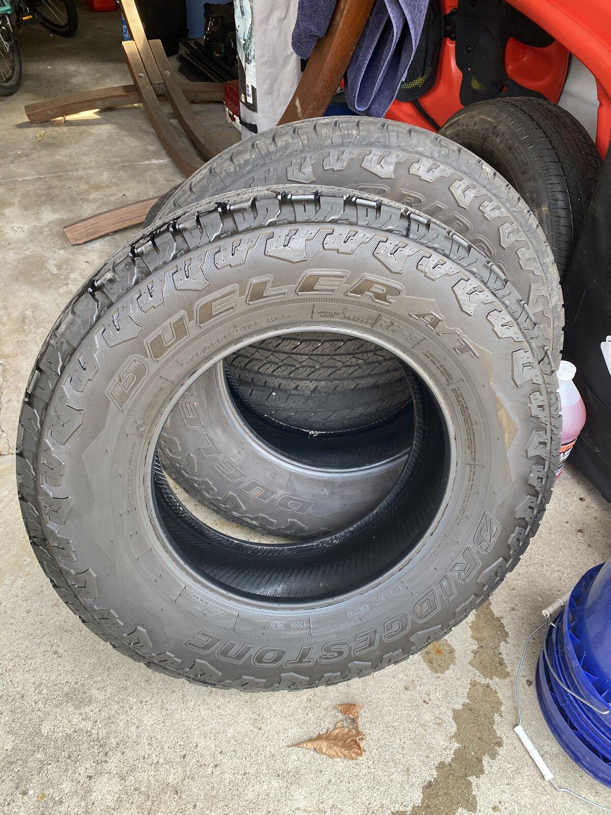 Jeep Gladiator Bridgestone Dueler AT 907DBDAA-0DF8-40BF-B99F-777E4CA9BC87