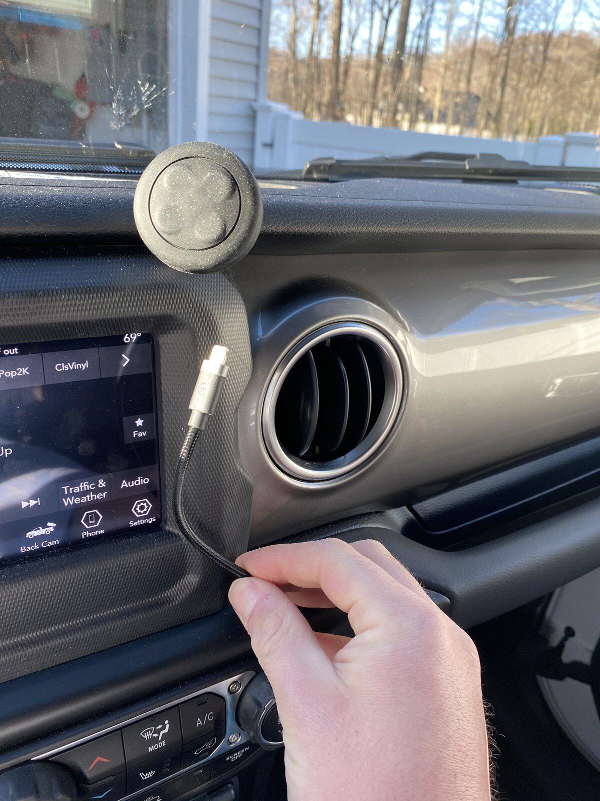 Jeep Gladiator Phone Solutions 9D60A560-D556-4A3A-847D-09D01AE0552D