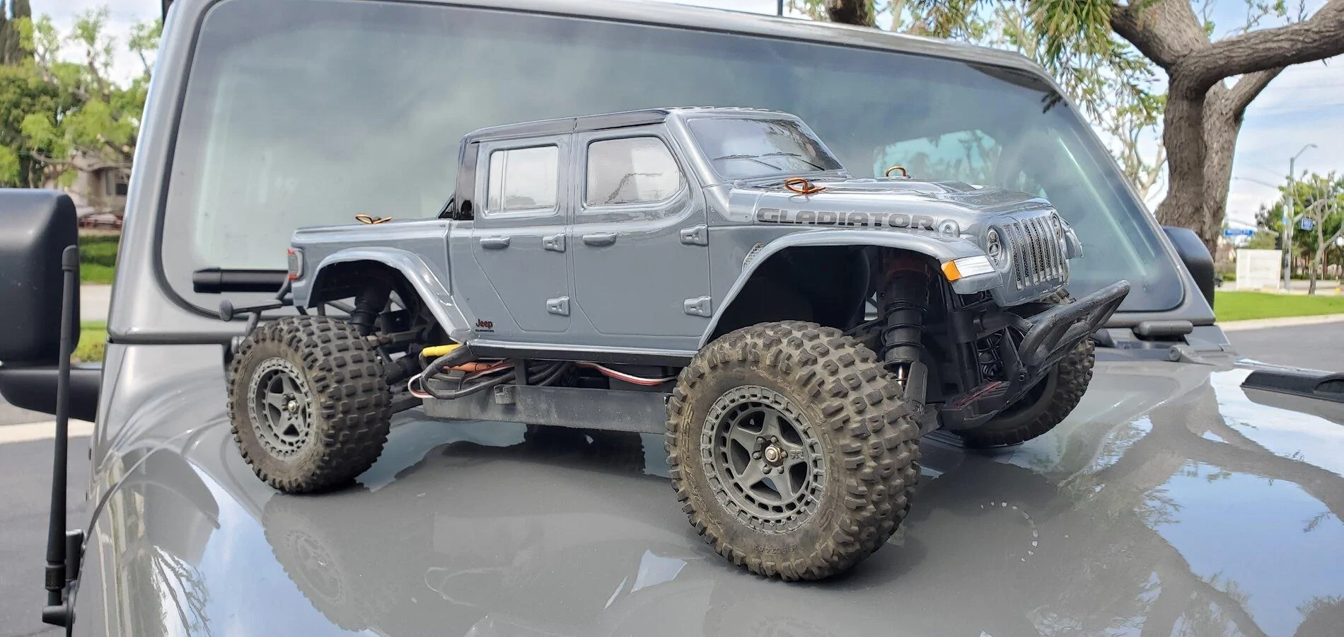 Jeep Gladiator Senton Arrma 3s 4x4 w/ Pro-line Jeep Gladiator Body 20210425_150429