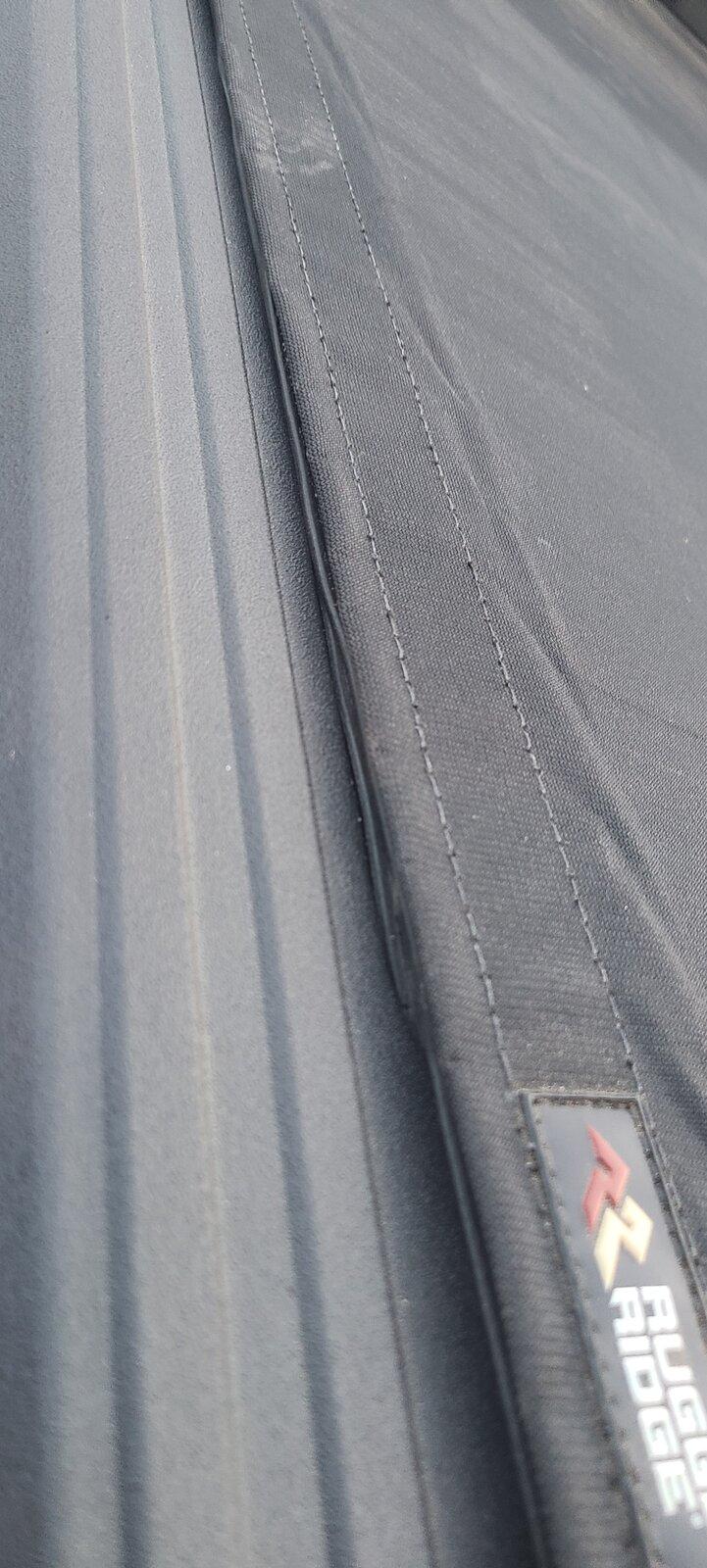 Jeep Gladiator Armis rolling bed cover gap problem 20210425_193416