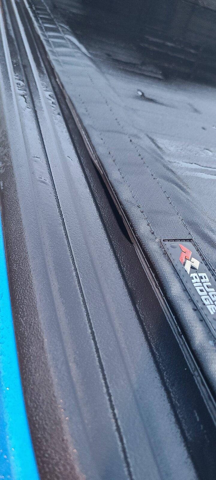 Jeep Gladiator Rugged Ridge Armis rolling tonneau cover 20210425_193932