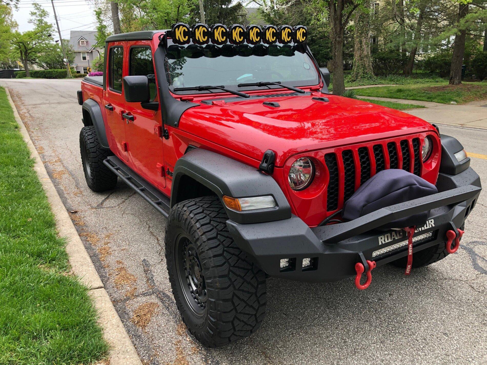 Jeep Gladiator Skunk Ape Build lights