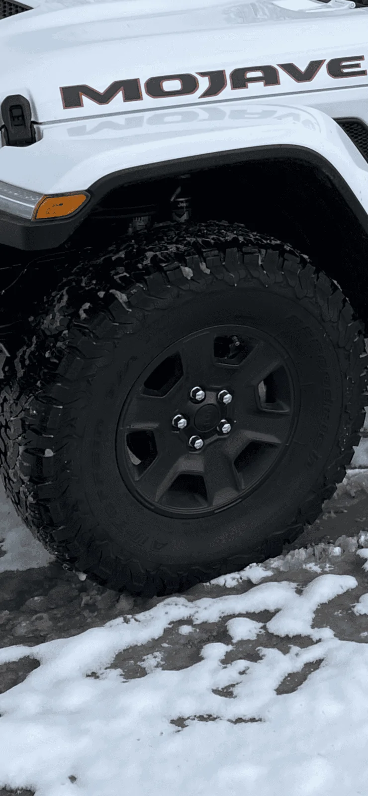 Jeep Gladiator 35” BFGs ko2 on stock Mojave wheels. C2211953-9F3A-43D7-B68E-EC44557F02B7