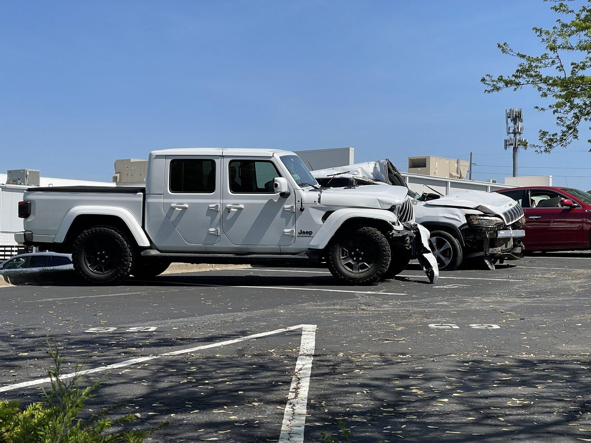 Jeep Gladiator Two Totaled Jeeps 68C0C4B4-4741-427F-80DD-62CB5C577200