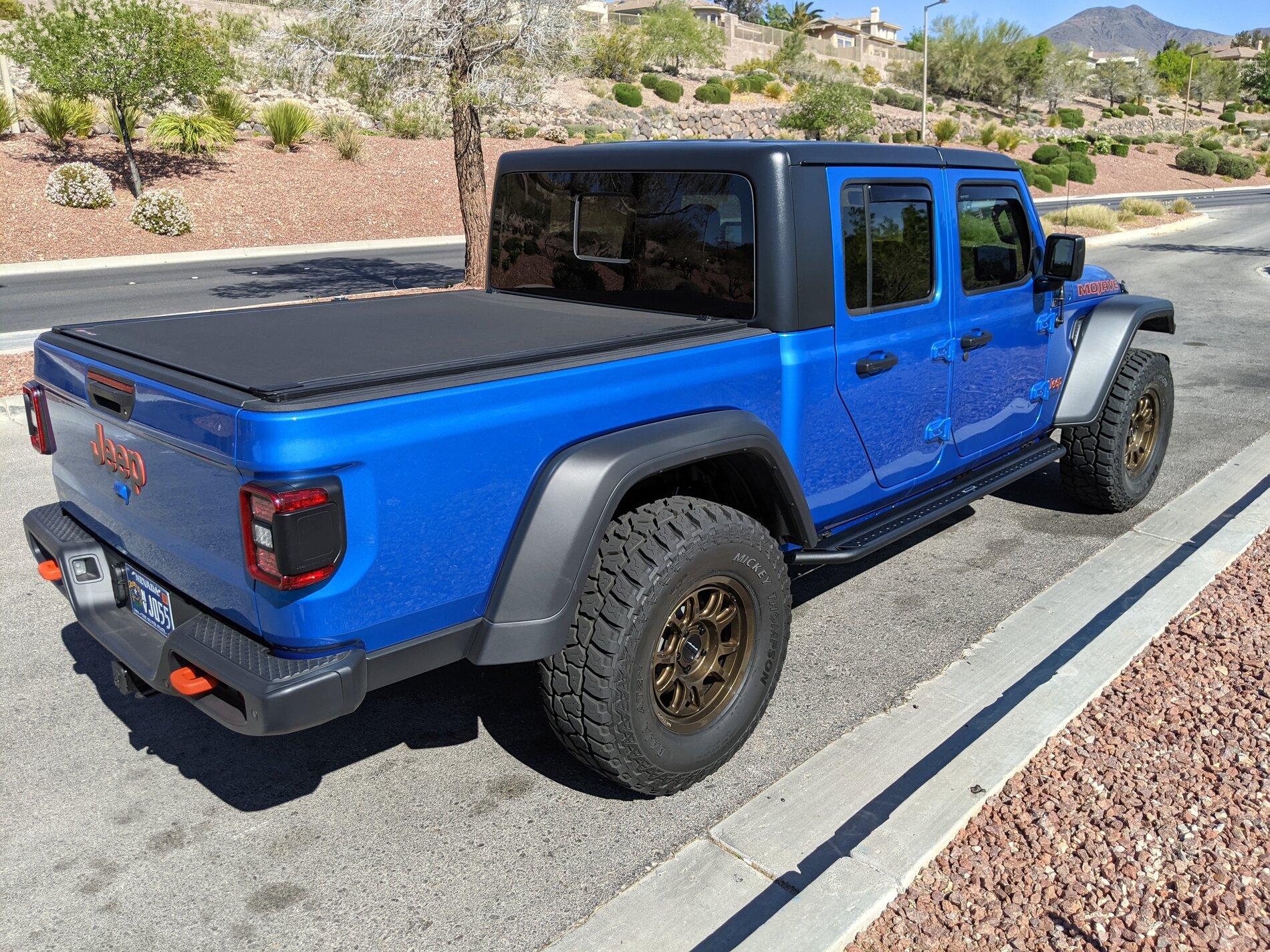 Jeep Gladiator Bak Revolver X4/X4s t-slot Side shot 1
