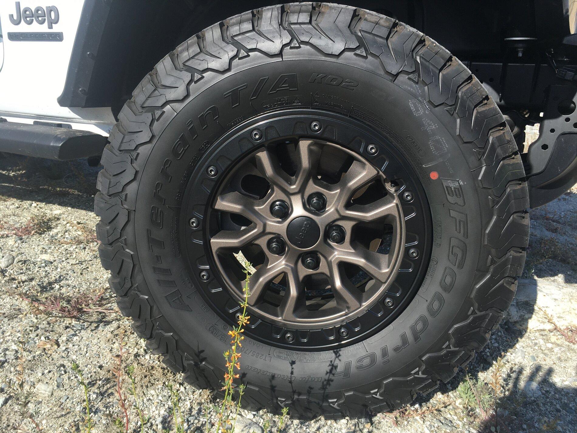Jeep Gladiator What did you do TO your Gladiator today? [ADMIN WARNING: NO POLITICS, NO GUN TALK] black lug nuts.JPG