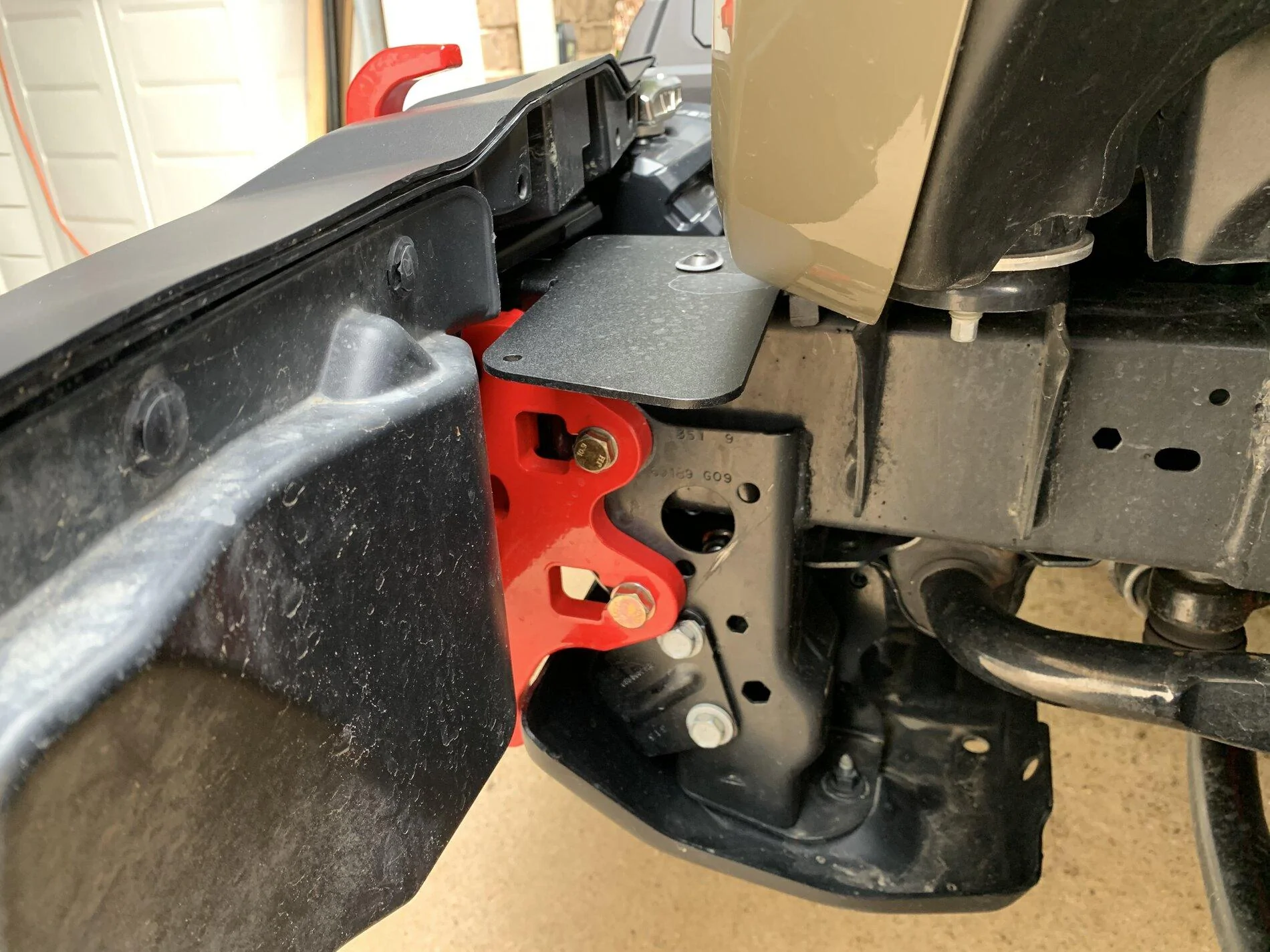 Jeep Gladiator Warn Winch VR10s install, anyone done one? IMG_1115