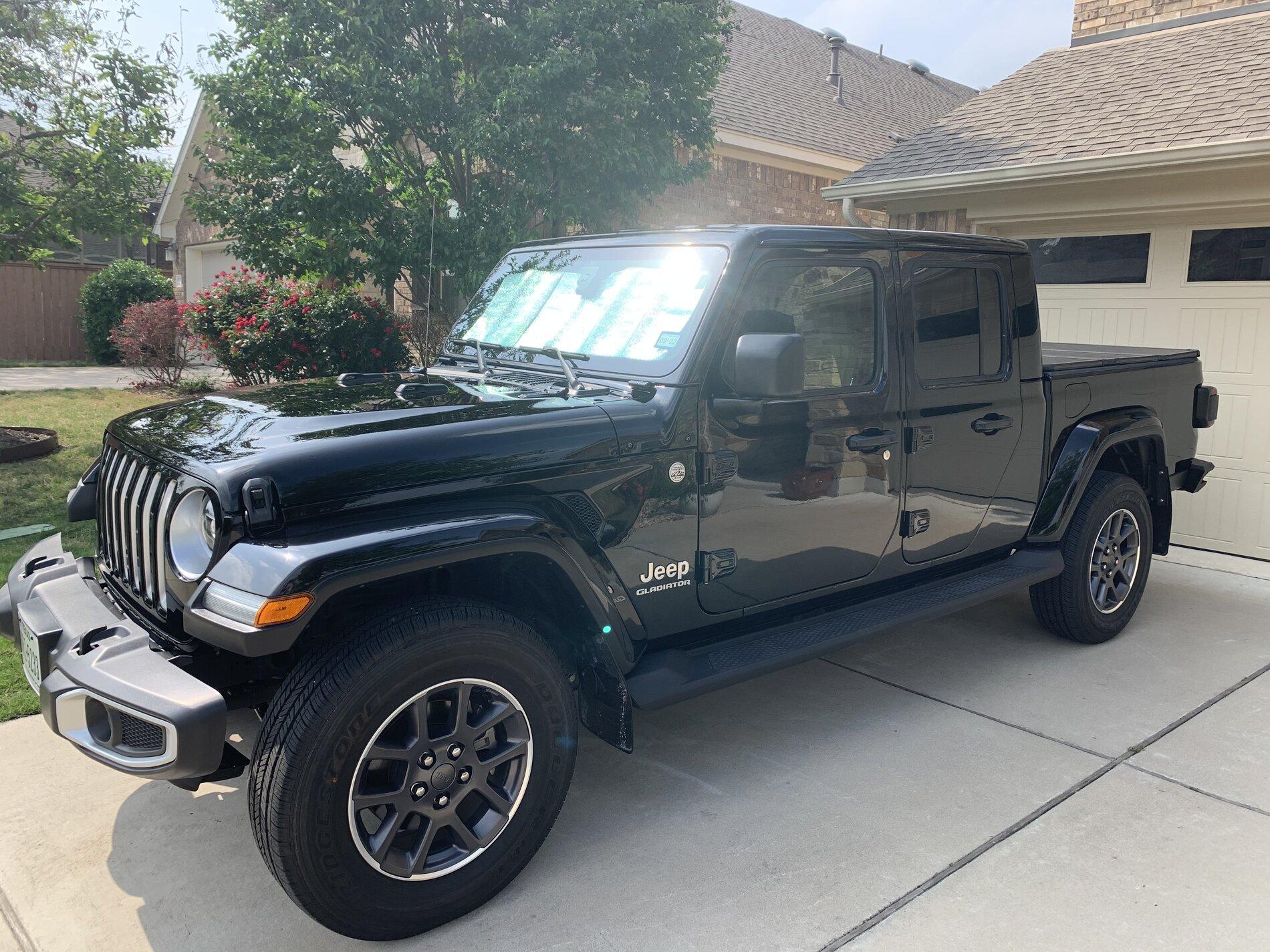 Jeep Gladiator Ceramic coating looks fantastic! C3D41701-0B97-4A76-8357-2BC0997F4C6C