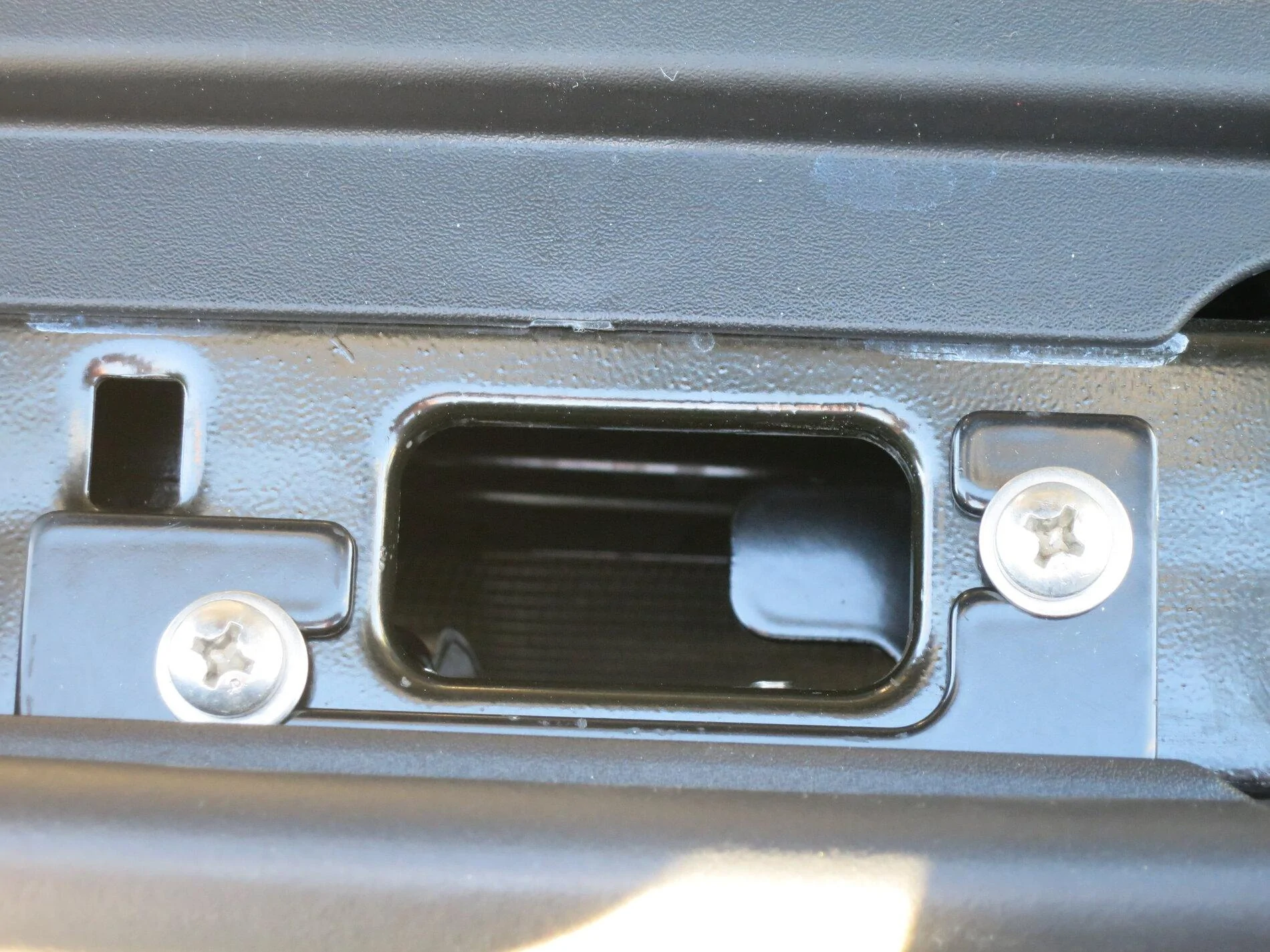 Jeep Gladiator Bolt hood lock IMG_3813