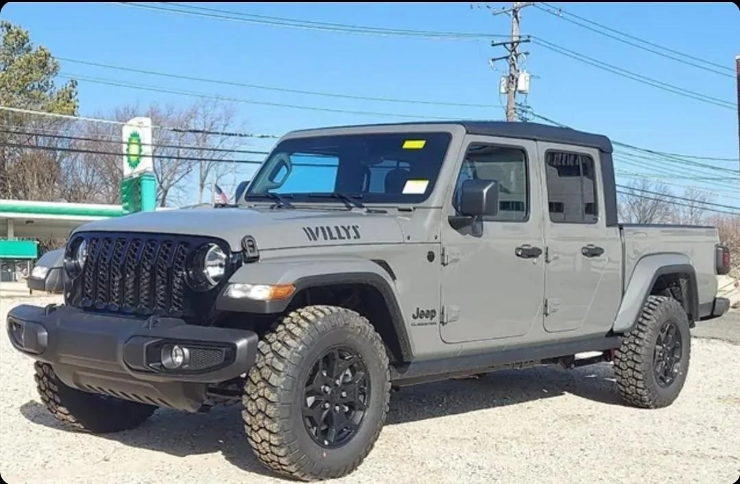 Jeep Gladiator 37s on stock gears? 21 v6 willys package Screenshot_20210428-212211_Instagram