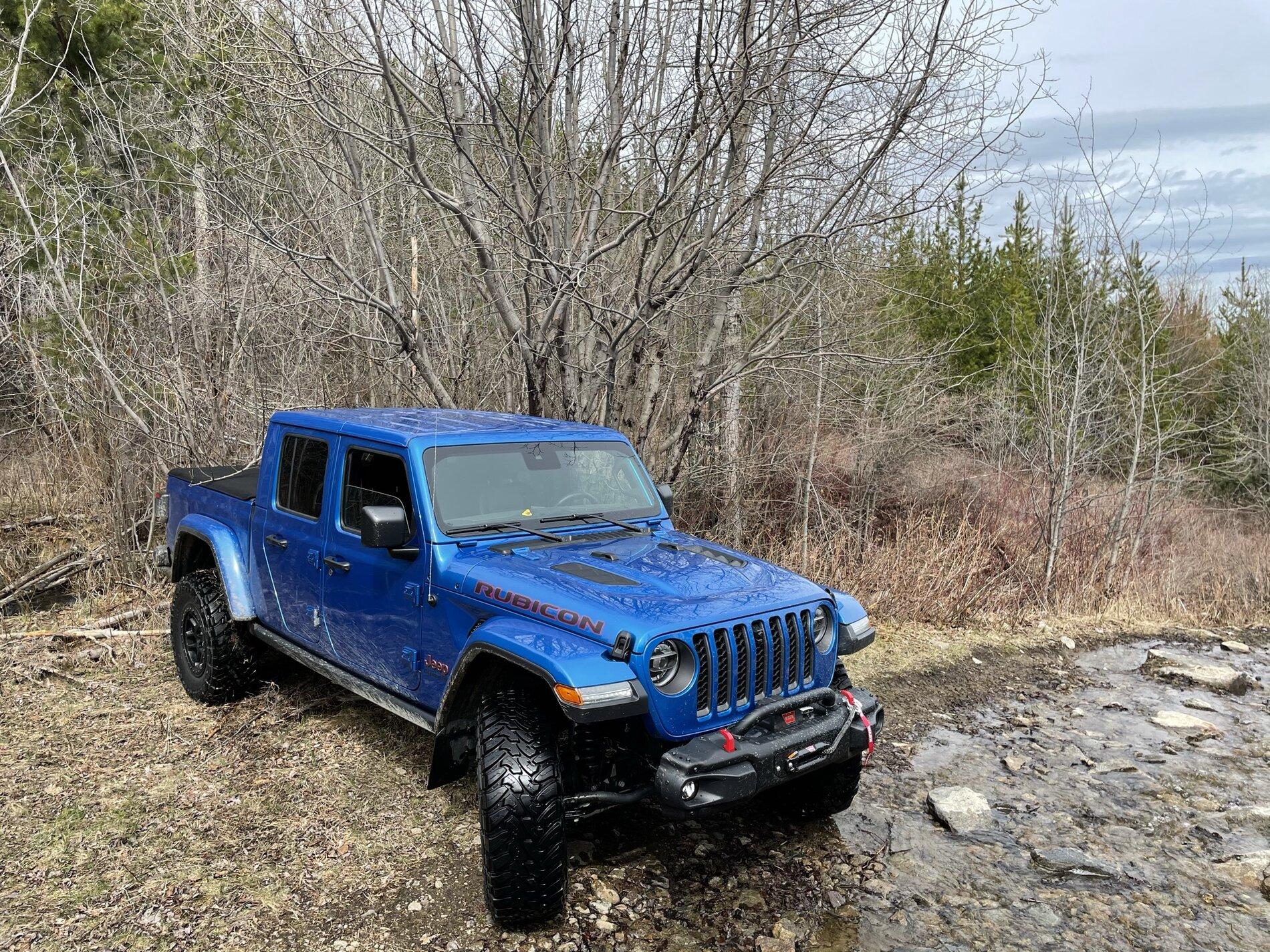 Jeep Gladiator HYDRO BLUE PEARL Gladiator JT Club 8C38F9C4-D7FC-4A91-8737-4C0247F7AC3C