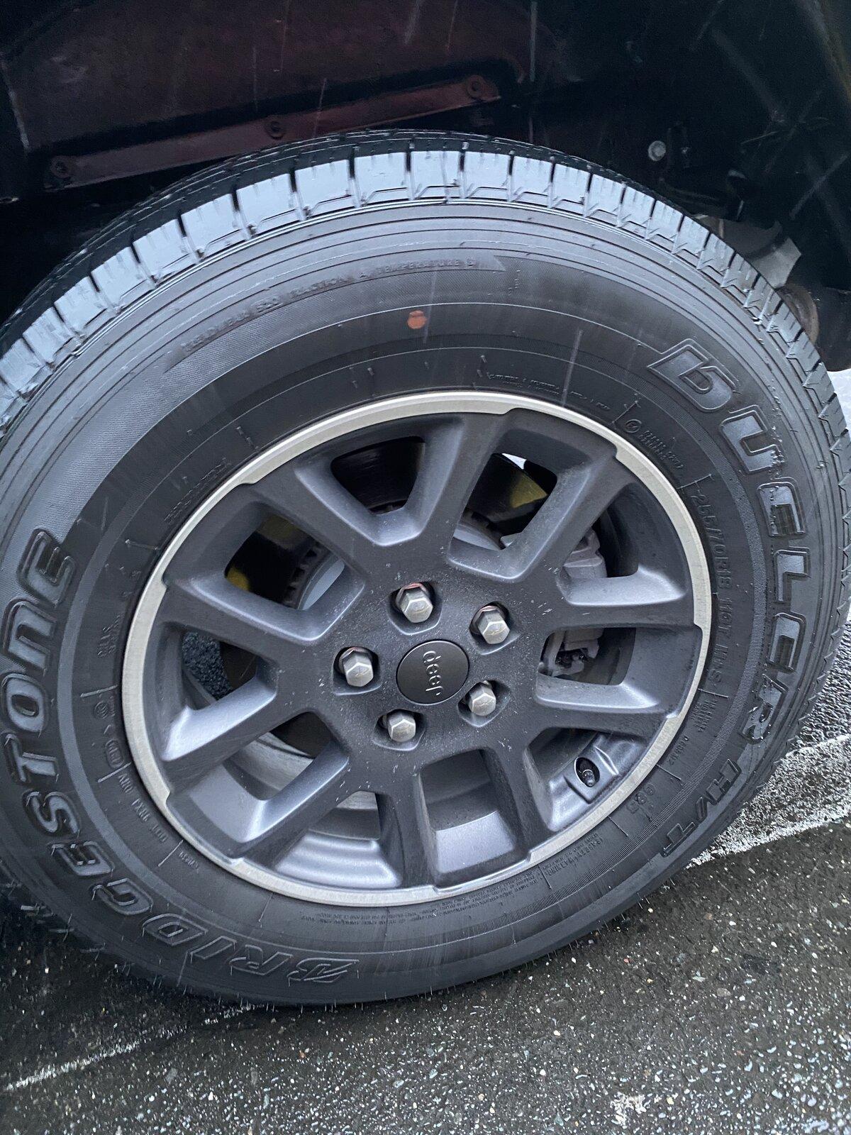 Jeep Gladiator Overland Wheels & Tires 6A8BFFEF-FACF-4AB9-B03B-B14F9D2BF9AD
