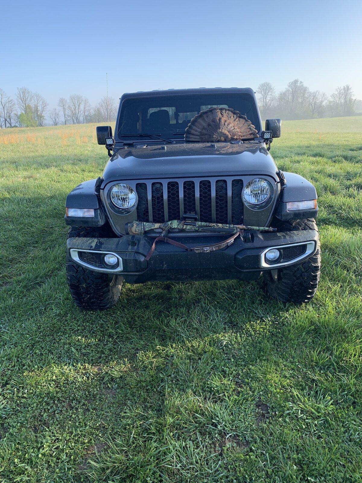 Jeep Gladiator GRANITE CRYSTAL JT Gladiator Club 63967F12-0556-45A3-94FA-24090C02C143