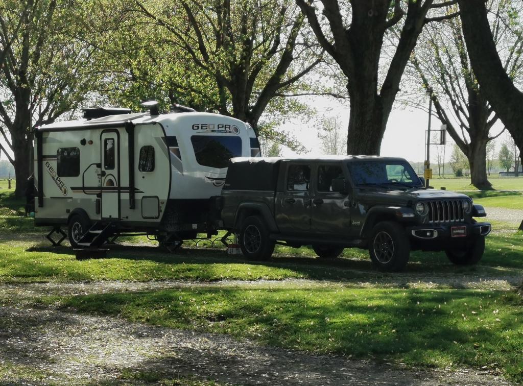 Jeep Gladiator So, what is everybody towing? b (1)