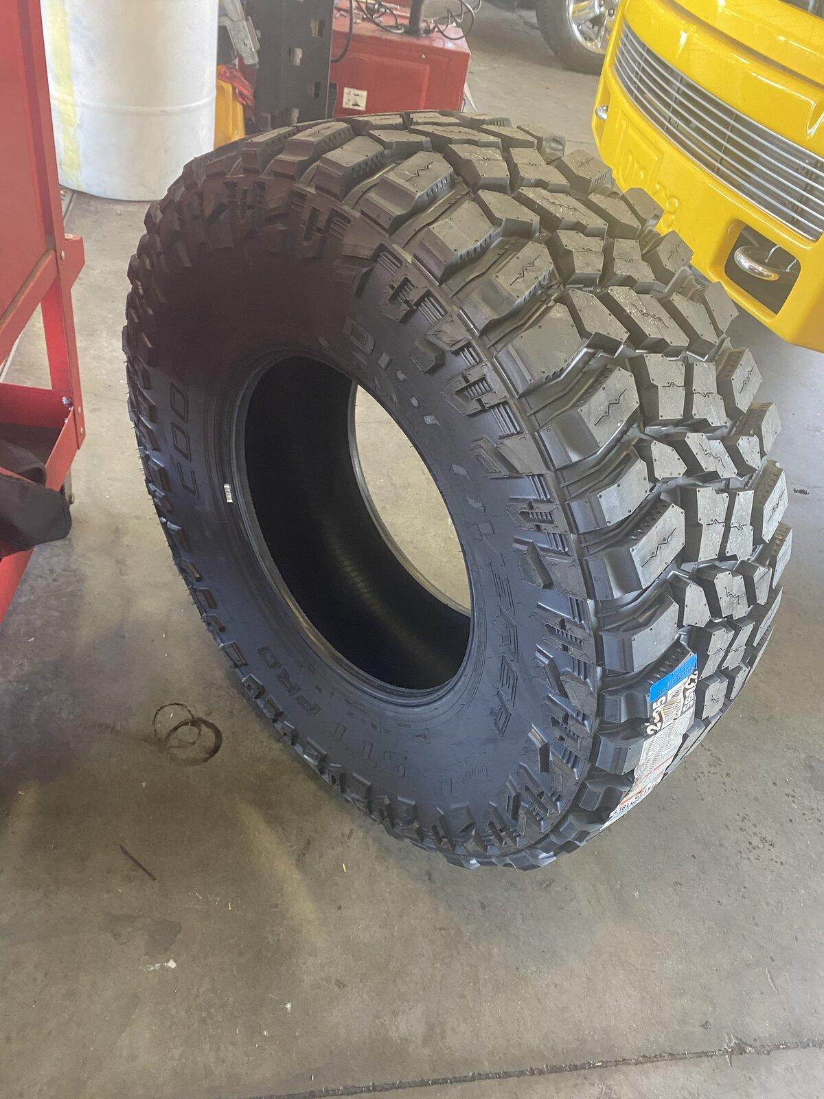 Jeep Gladiator 37’s on stock Mojave, no lift. 465A162E-9FF3-49A4-884B-BB748D5BB9AB