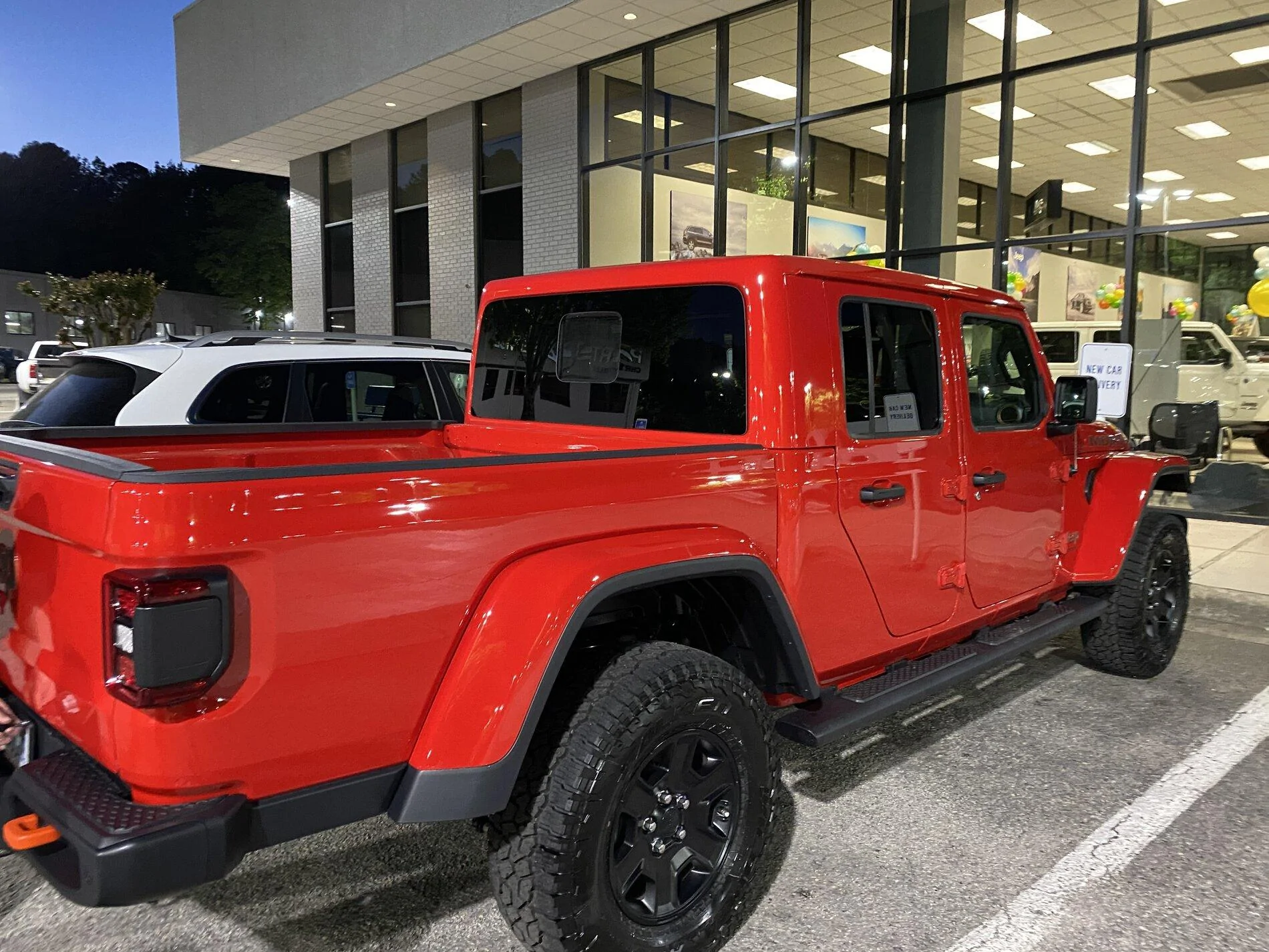 Jeep Gladiator MOJAVE Edition Gladiator JT Club 06152861-CFD1-45A0-A21E-BA83E297648B