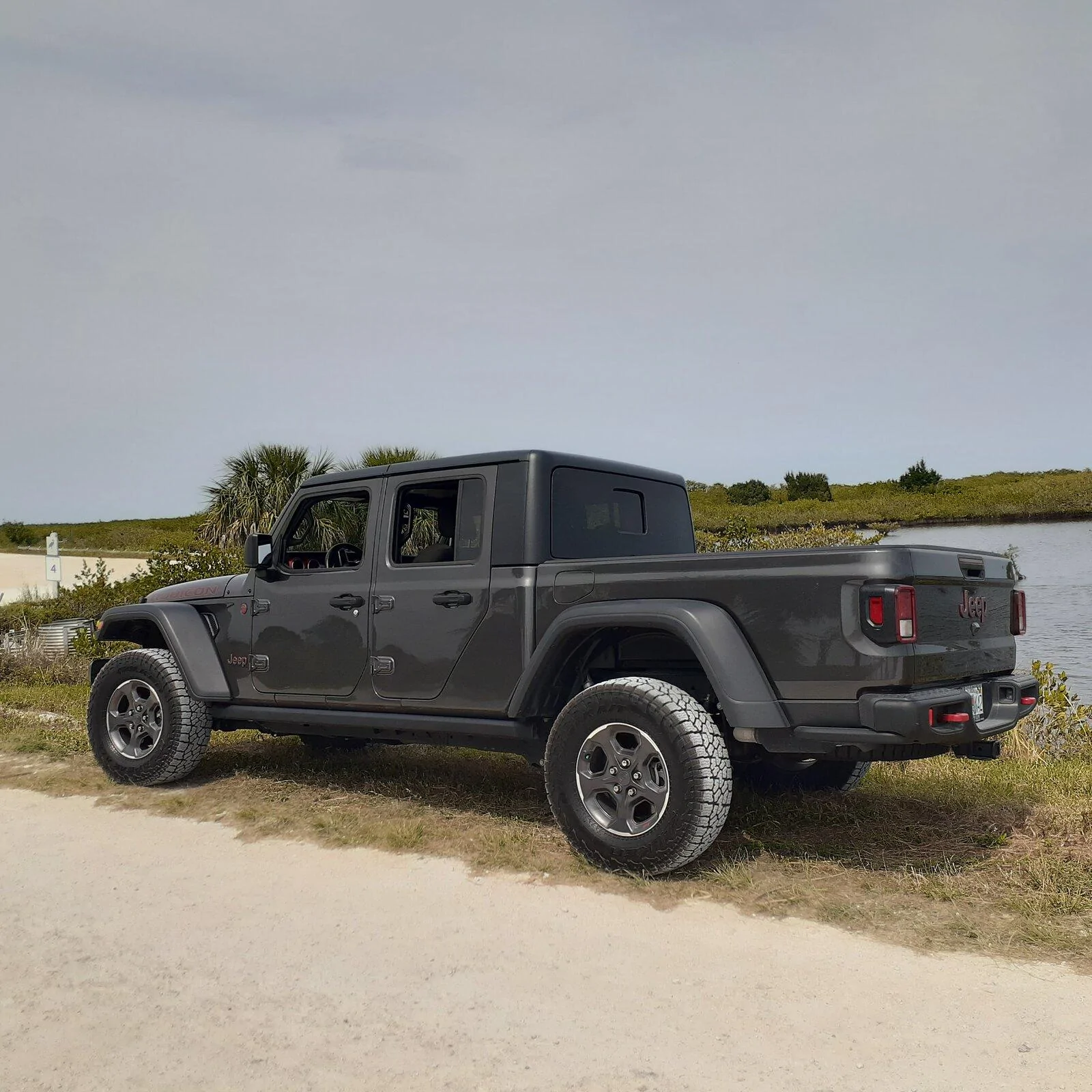 Jeep Gladiator Well this sucks. 20210418_153950(1)