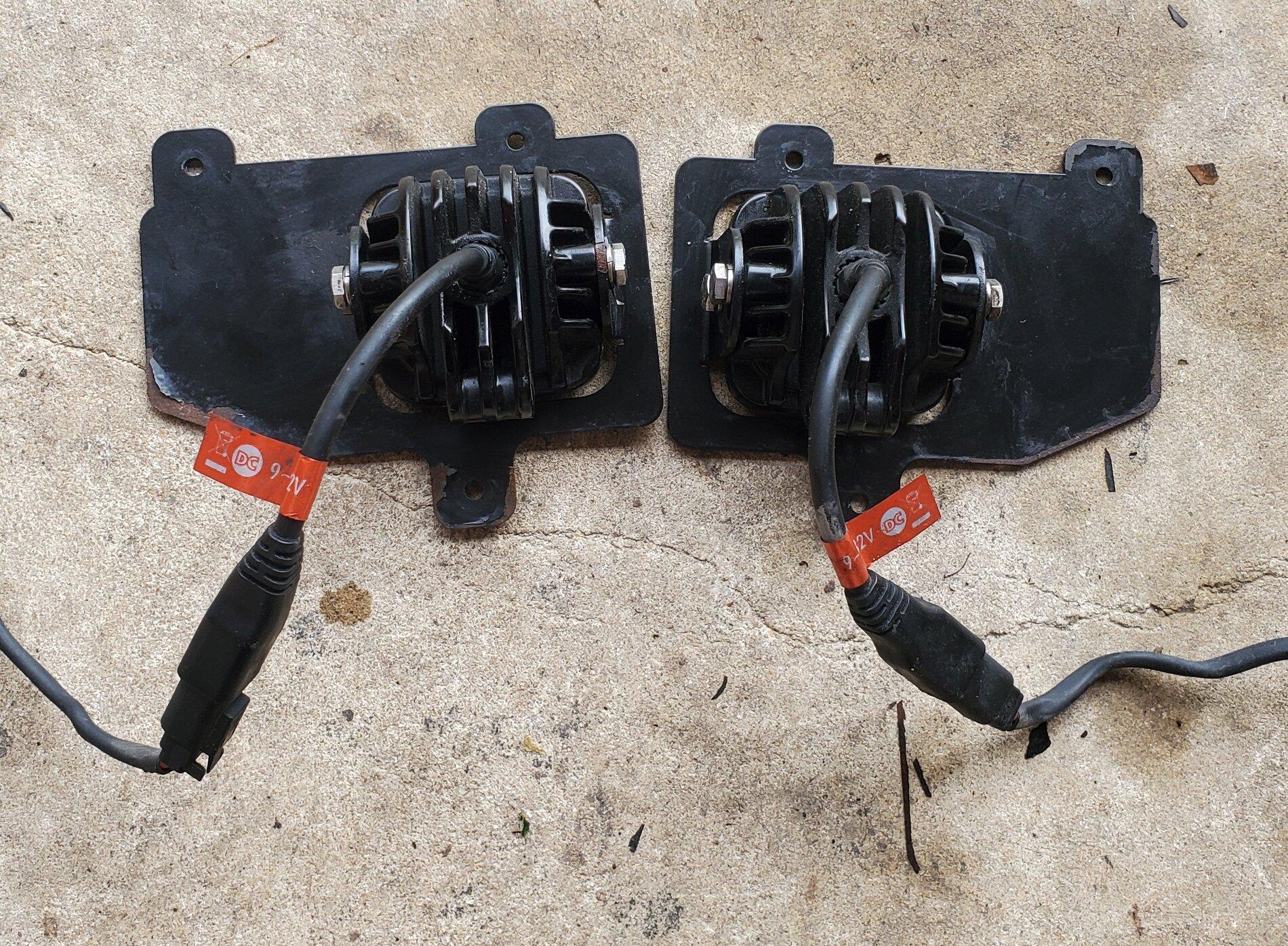Jeep Gladiator Vision-X back bumper lights set 20210502_165146