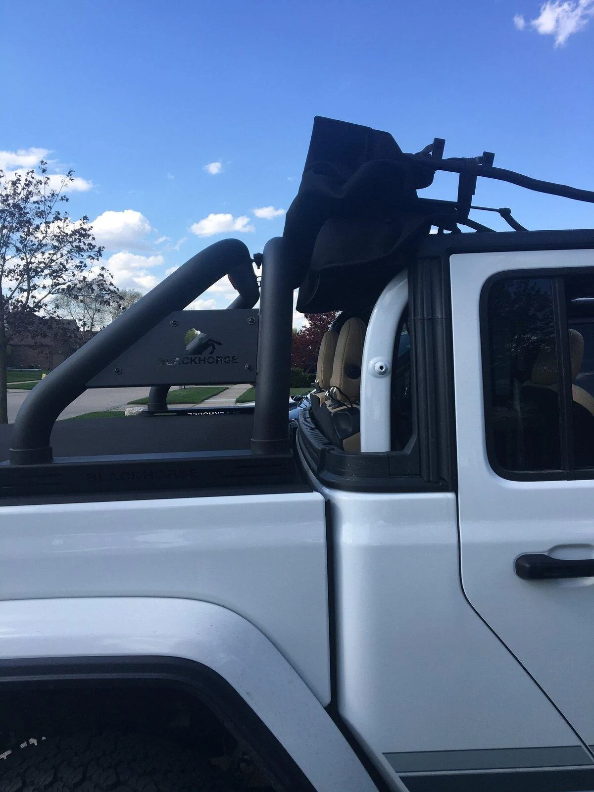Jeep Gladiator Black horse light bar and soft top removal top back 4