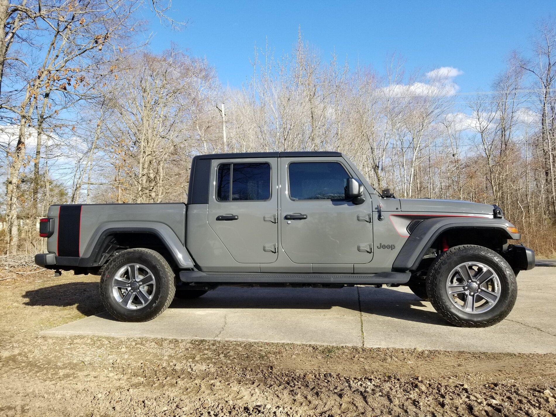 Jeep Gladiator Show me your sport and sport s with factory wheels and 33s. 20210310_161352