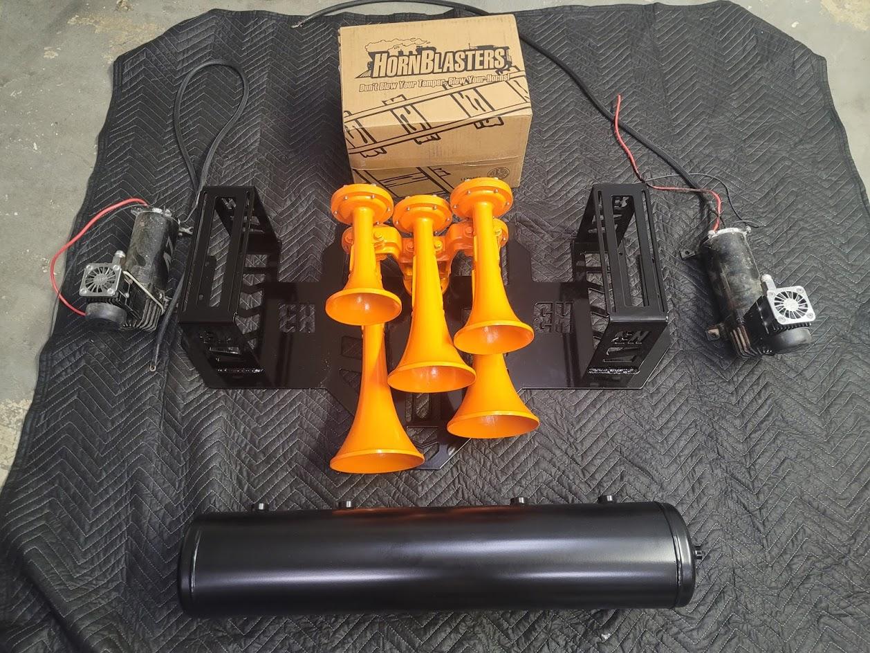 Jeep Gladiator Mojave orange mods thorn