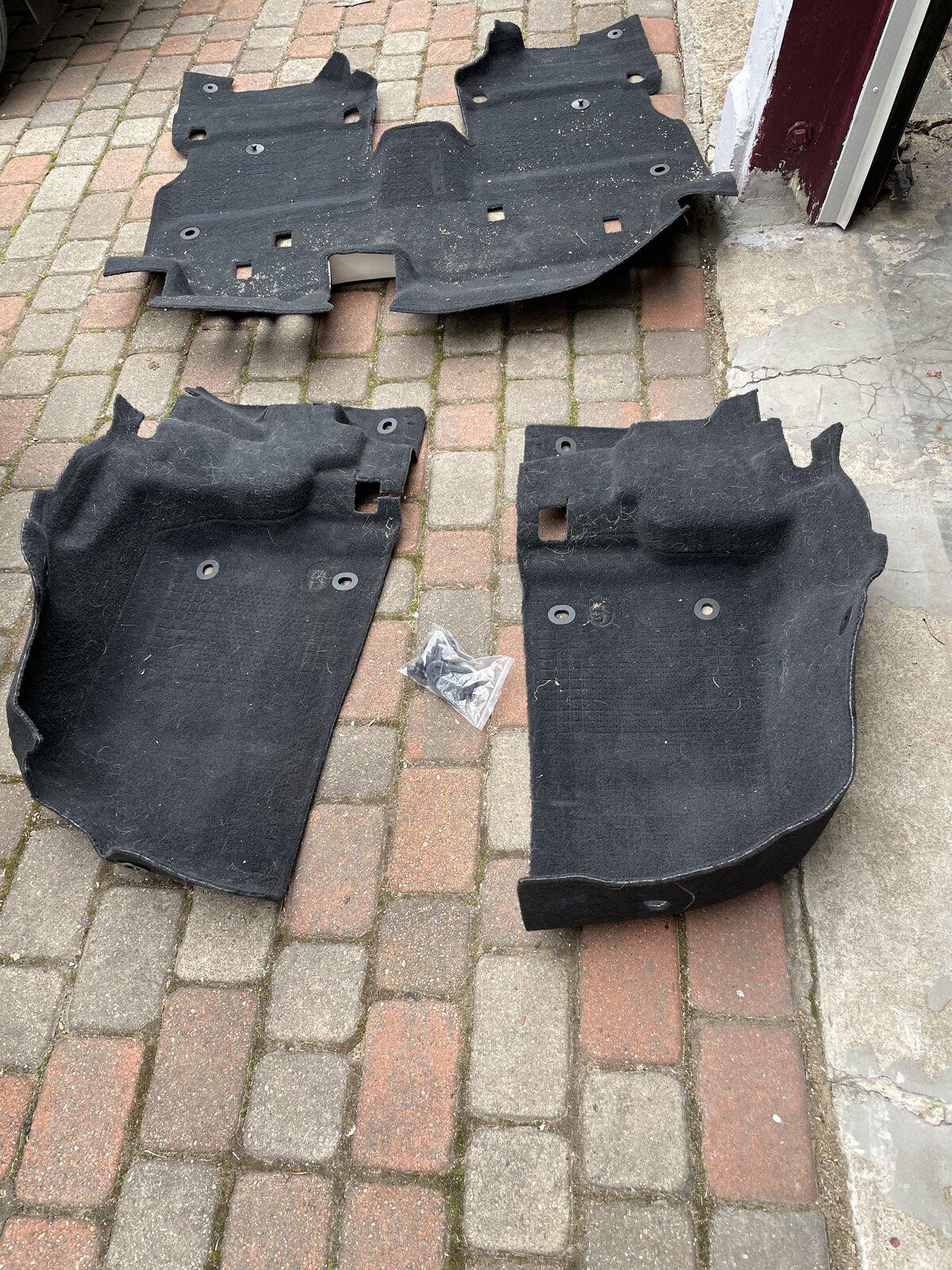 Jeep Gladiator Gone—Free Gladiator Carpeting 24C10401-63B0-4D49-9AF9-ACBFE4BE693F
