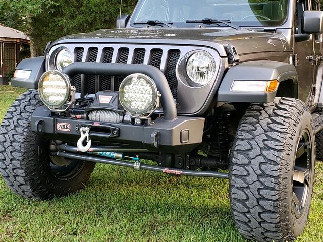 Jeep Gladiator Basic install question bumper & winch