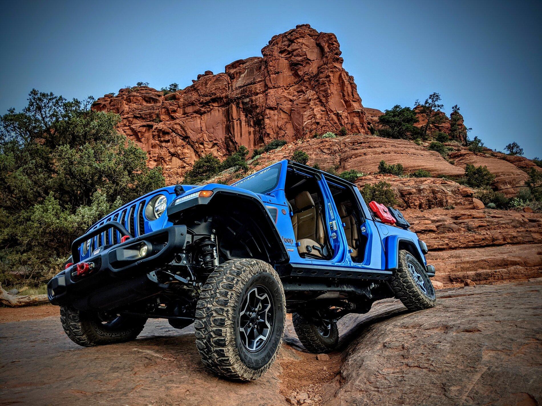 Jeep Gladiator HYDRO BLUE PEARL Gladiator JT Club PXL_20210502_130029009~2