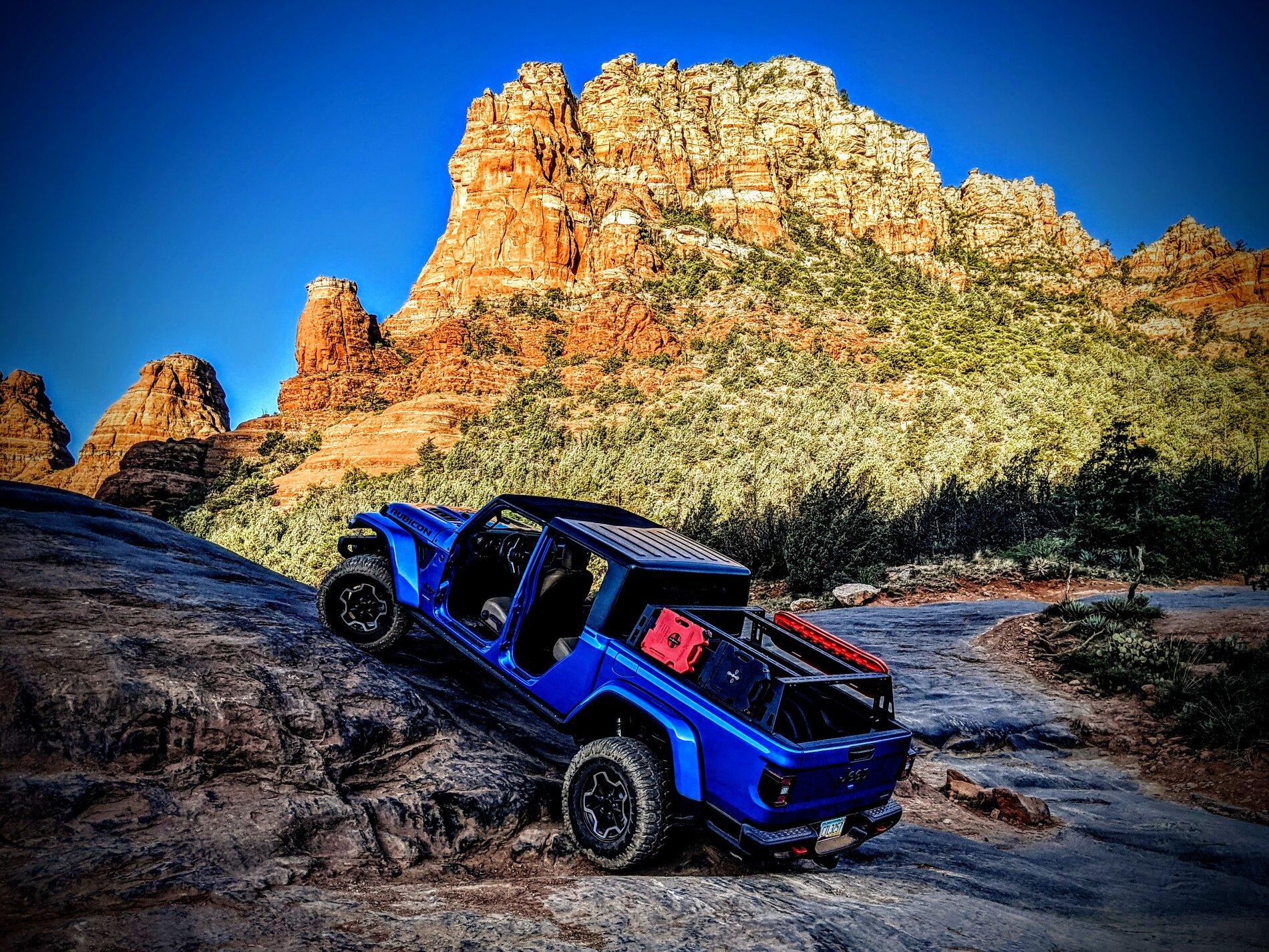 Jeep Gladiator HYDRO BLUE PEARL Gladiator JT Club PXL_20210502_133218149~3