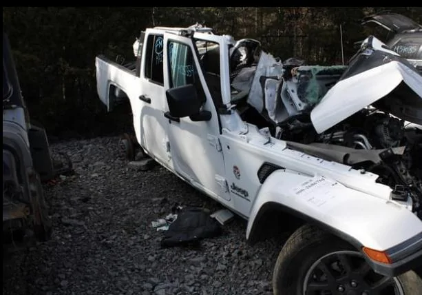 Jeep Gladiator Two Totaled Jeeps 32080B22-90DE-4F47-8FB2-4E6A1ADB648D