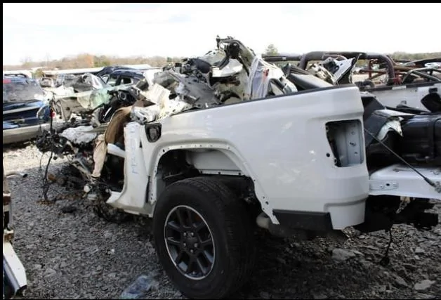 Jeep Gladiator Two Totaled Jeeps 325DCF90-5227-4B12-A638-2E9A952699B6