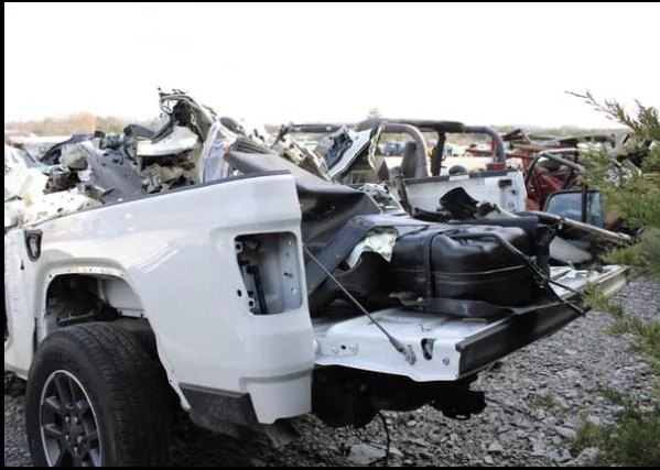 Jeep Gladiator Two Totaled Jeeps 90427A8E-89BA-49D7-A350-93C920E522C4