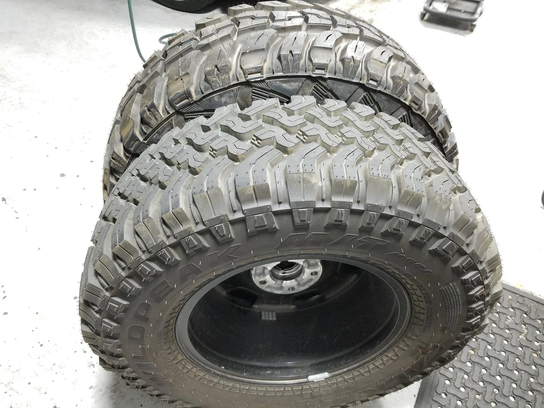 Jeep Gladiator 2021 Mojave 17x9 Fuel Covert -12 offset 20210503_212725[1]