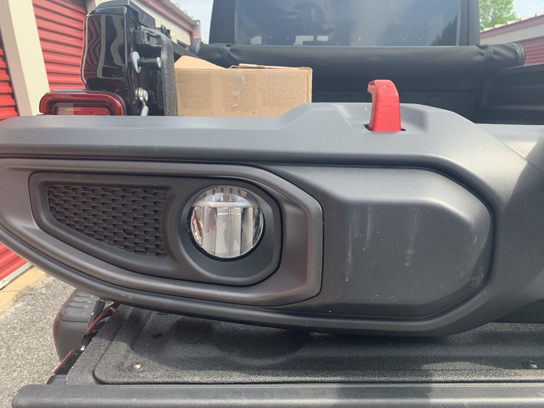 Jeep Gladiator Rubicon Bumper, metal skid plate AND factory Rubicon rock rails AND factory hardtop panels bag 21710C2F-C7E2-48B2-B450-46C87F5AA7E2