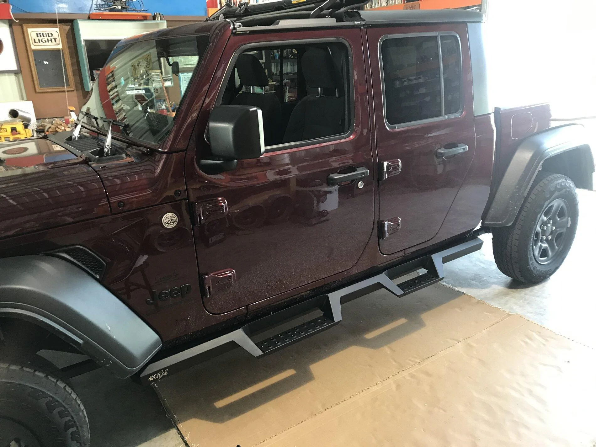 Jeep Gladiator Snazzberry Gladiator JT club 64185461482__87F3728E-E286-4D45-9188-BA90DA898450
