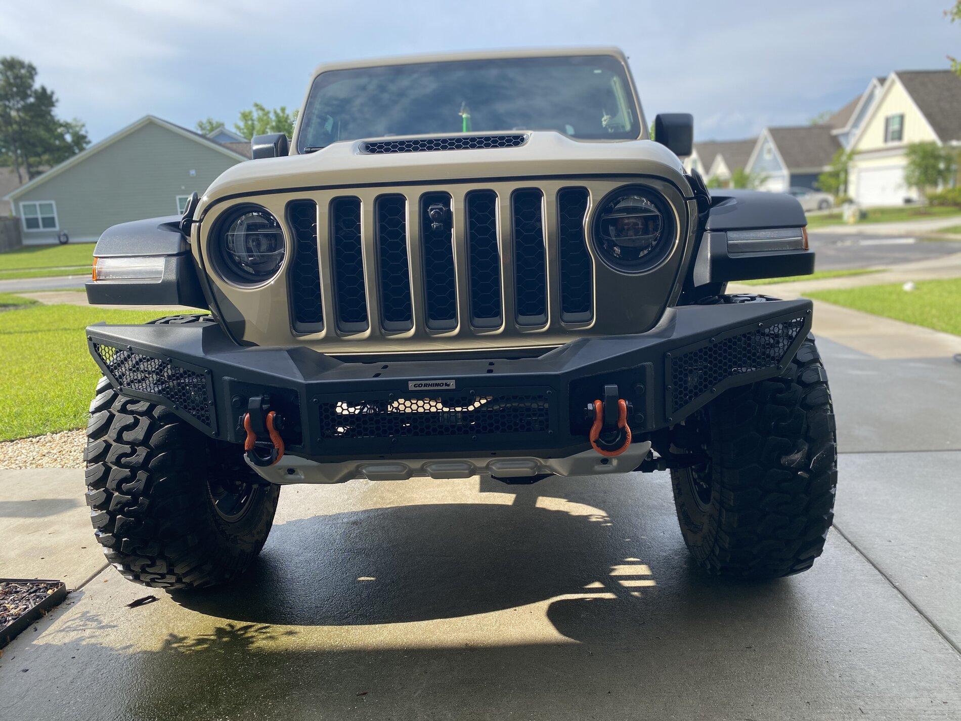 Jeep Gladiator Gator Mojave Build 34509653-2ED3-4377-B35C-720868779DF8