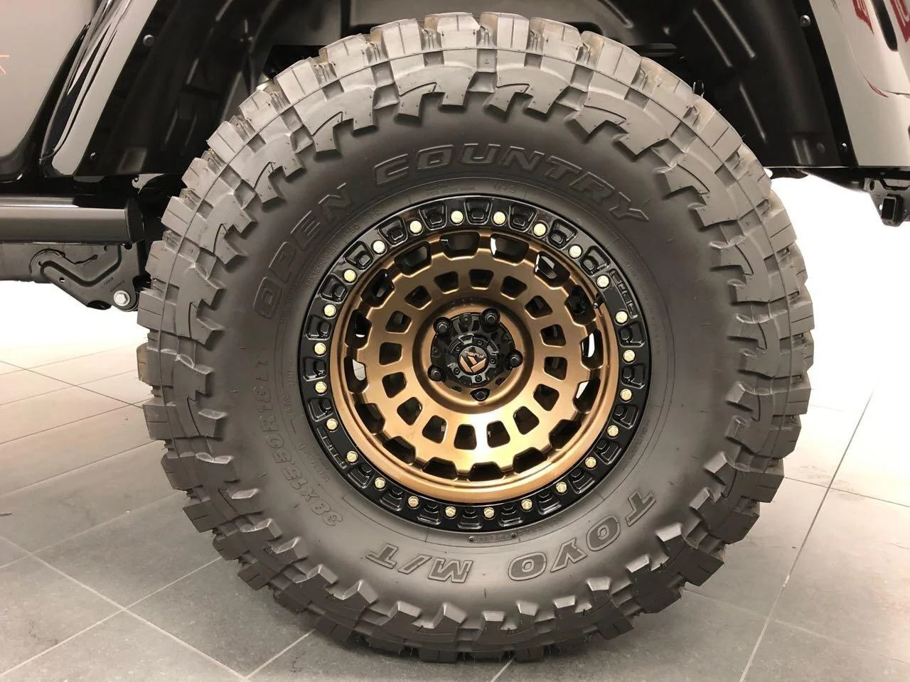 Jeep Gladiator Sting Gray with Bronze Wheels 34E167C8-D136-4937-B7D0-7C6052D4F52E