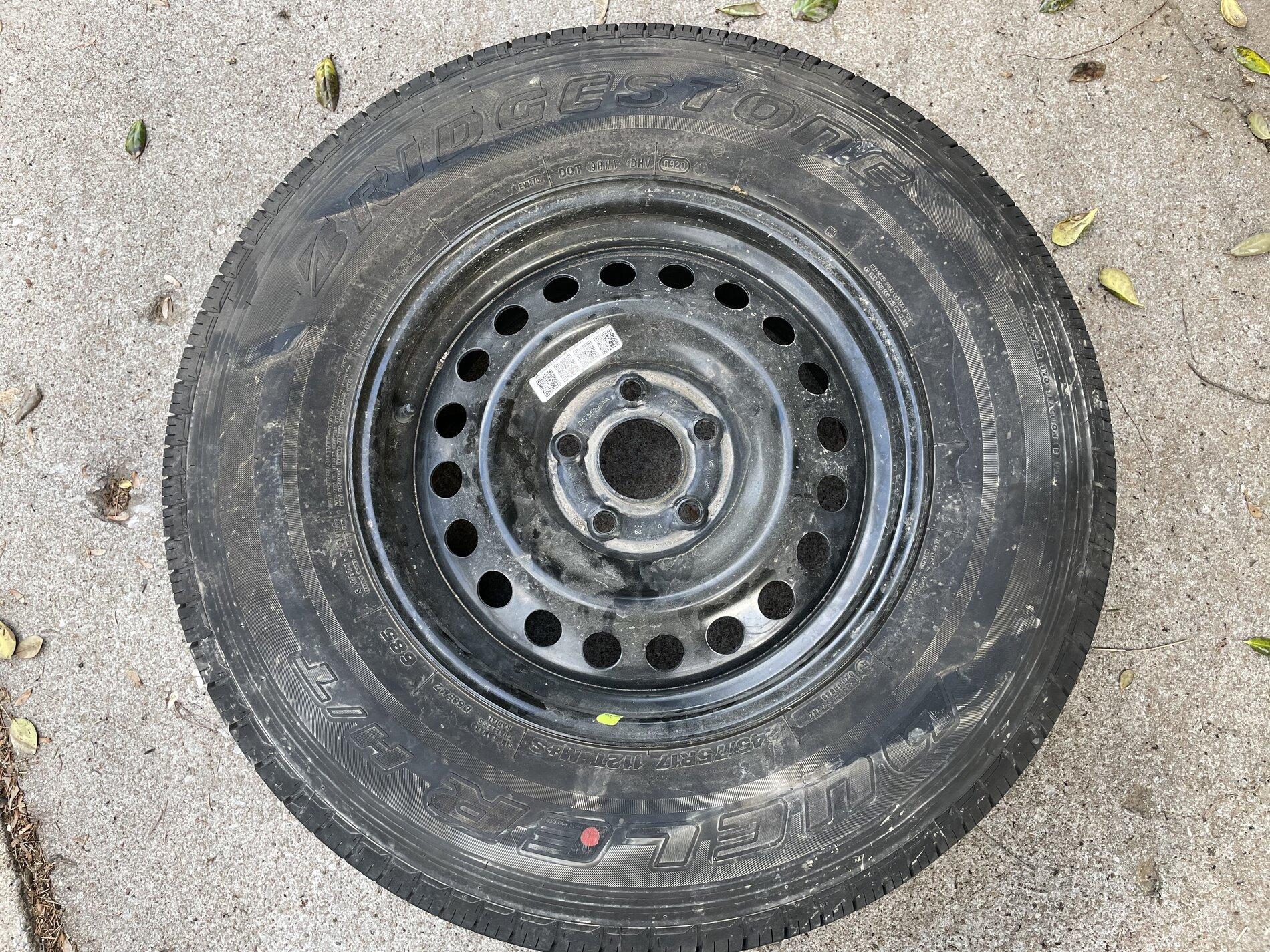 Jeep Gladiator OEM Factory Spare Steel Wheel & 245/75/17 Tire DB516C76-19A1-4AEE-9463-77458202C0C3