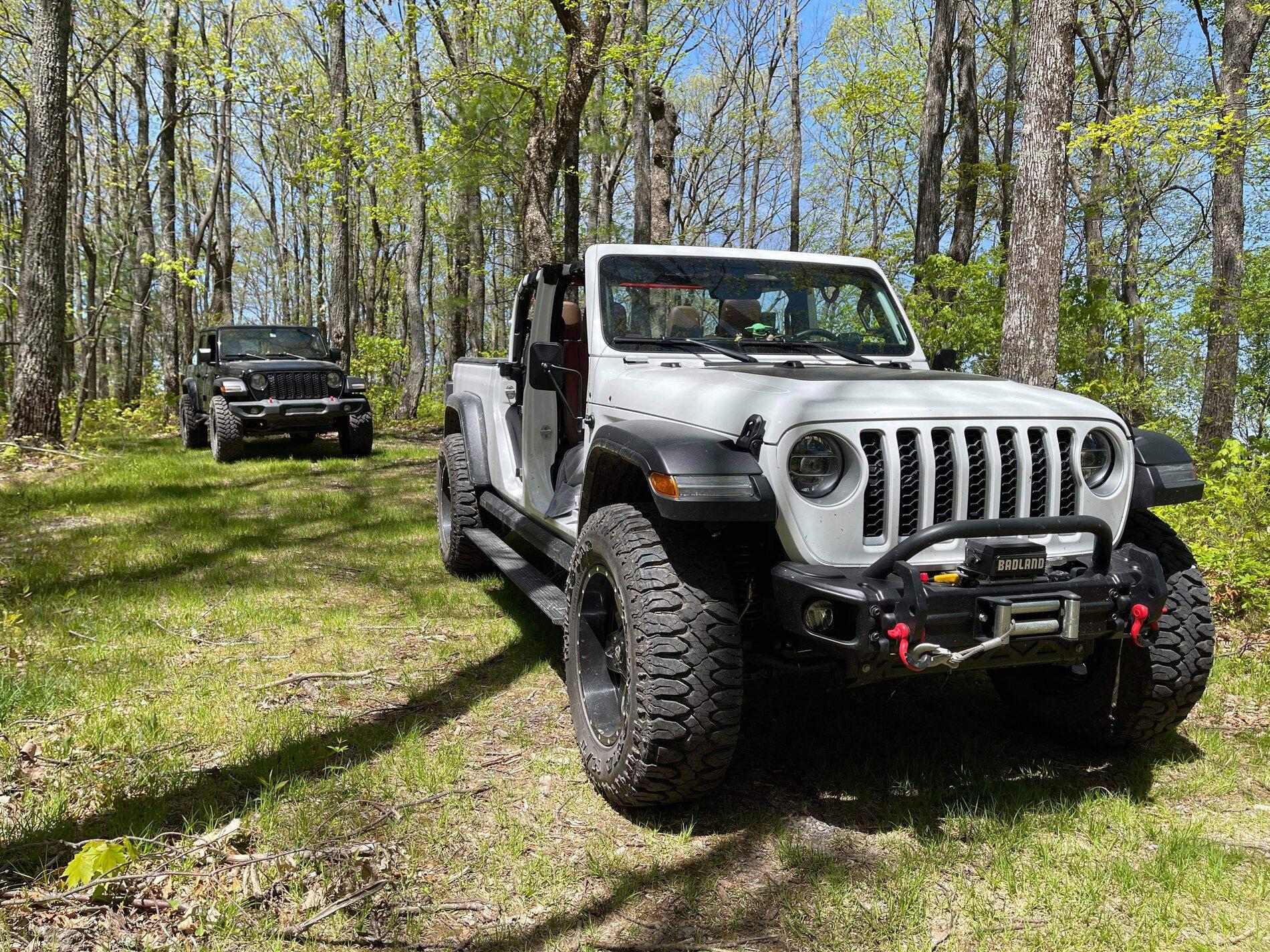 Jeep Gladiator Amp Power Step XL's received_1703539459806081