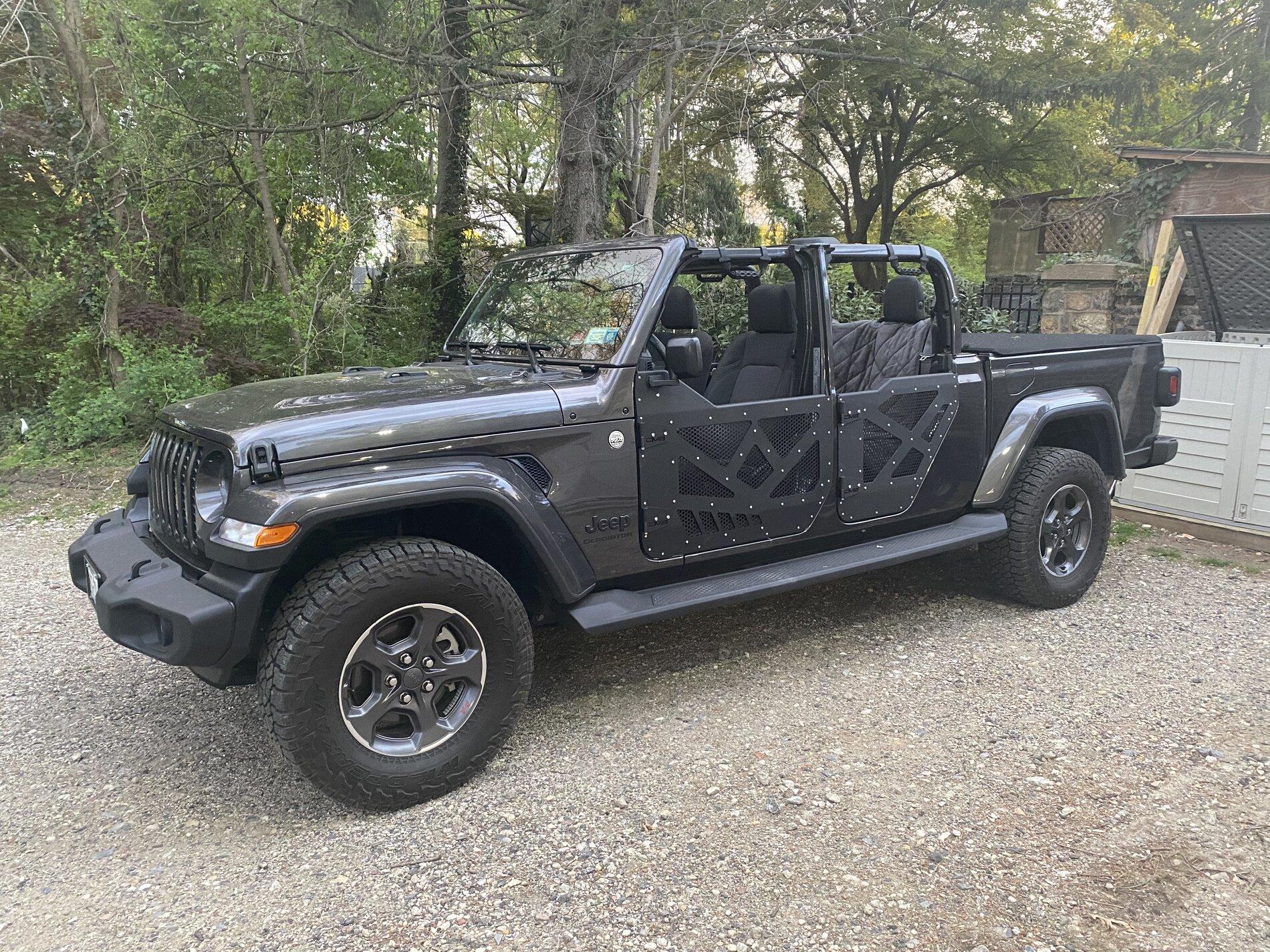 Jeep Gladiator GRANITE CRYSTAL JT Gladiator Club 814B7922-CC53-4FA9-A45E-6E2DC8E109E3
